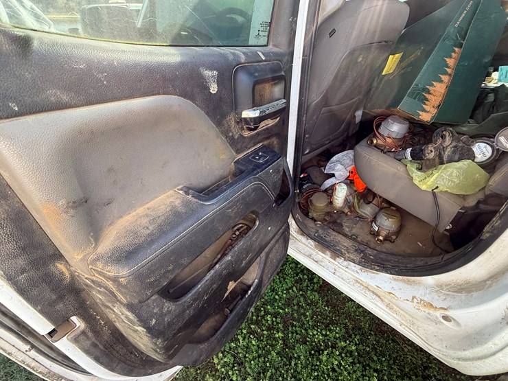 chevrolet-silverado-1500-image-14