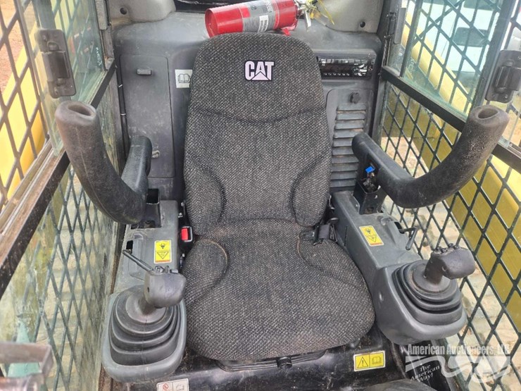 2019-caterpillar-299d2-xhp-image-16