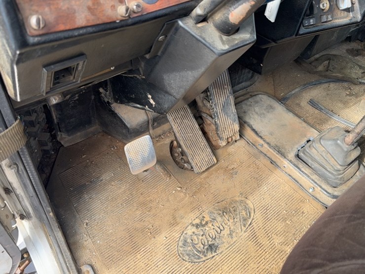 1997-peterbilt-379-image-19