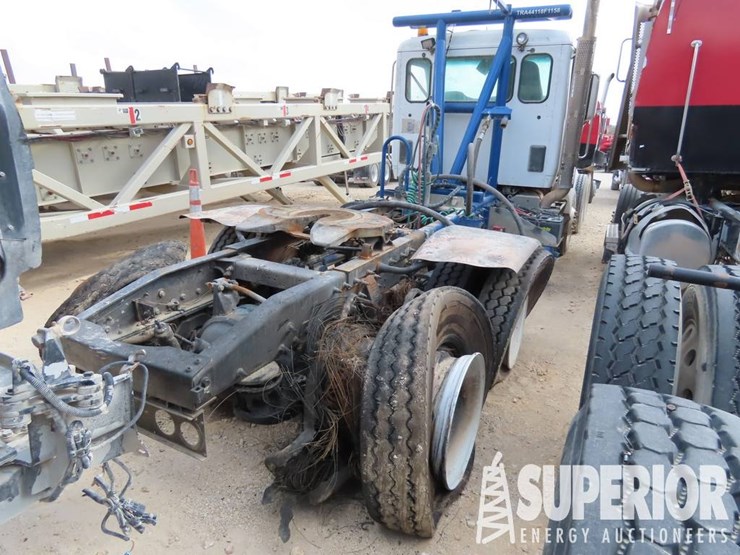 2018-peterbilt-367-image-3