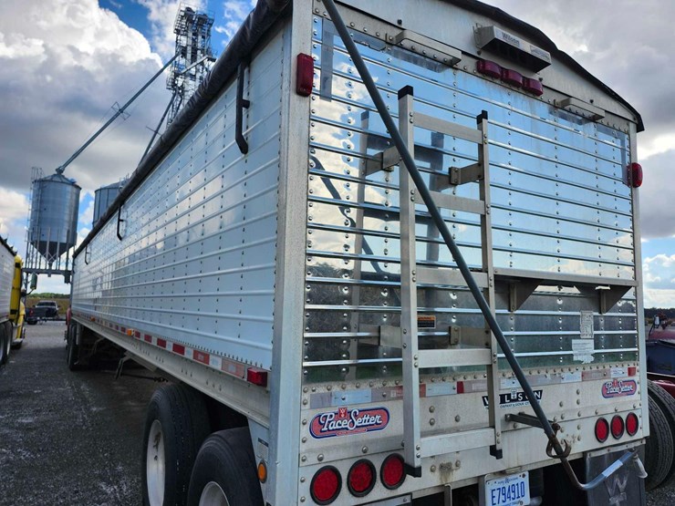 2010-wilson-hopper-bottom-image-10