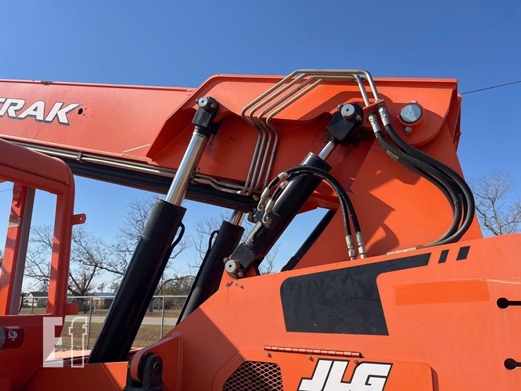2019-jlg-6042-image-23