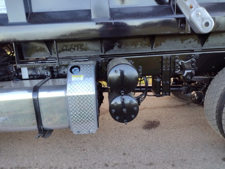 freightliner-m2-106-image-28