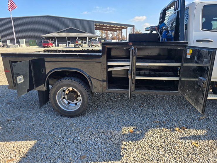 chevrolet-silverado-5500hd-image-82