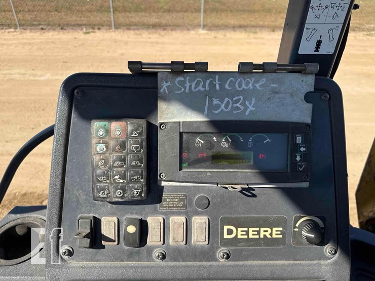 2016-deere-310sl-image-23