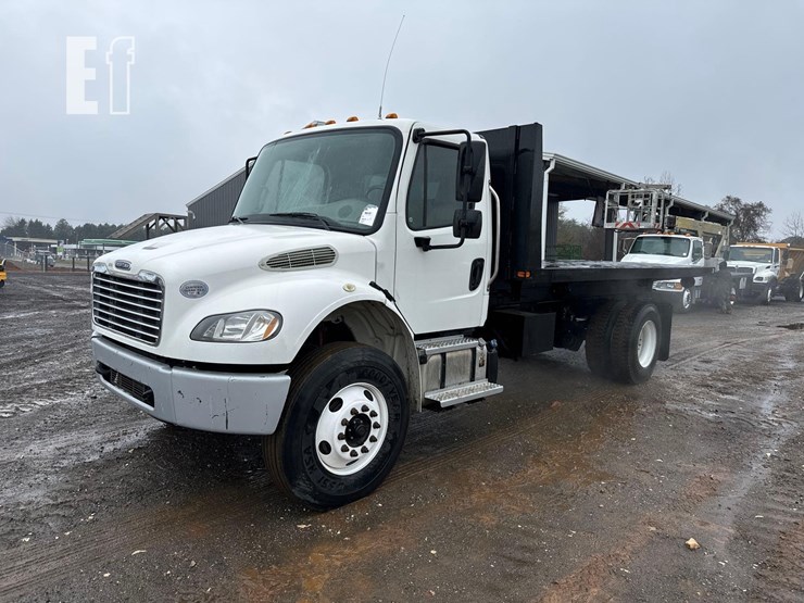 freightliner-business-class-m2-106-image-1