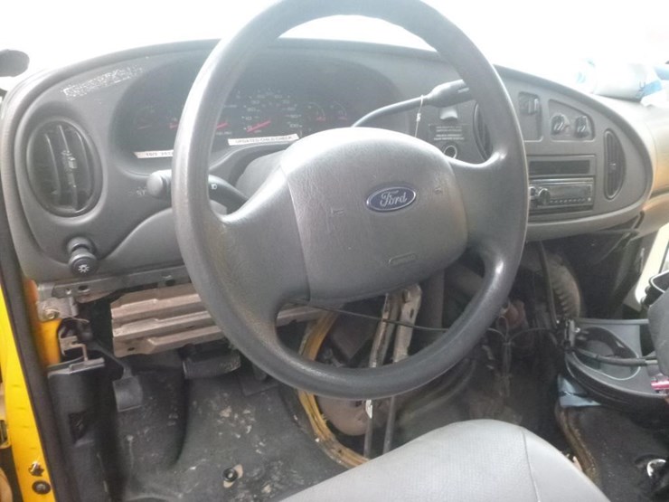 2004-ford-e450-image-14