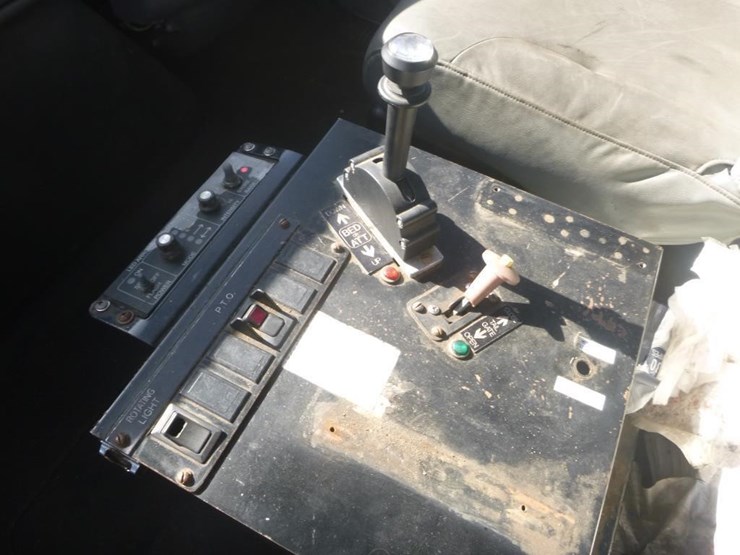 2005-international-durastar-4400-image-6