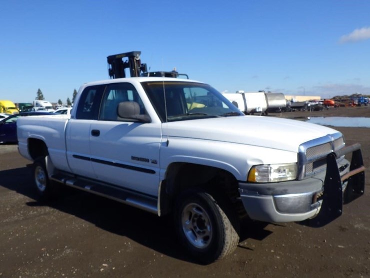 2001-dodge-ram-2500-image-2