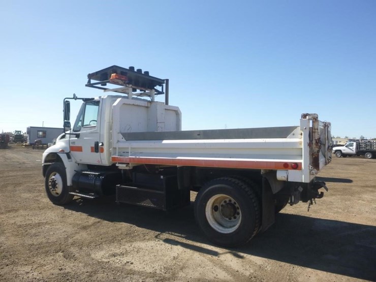 2005-international-durastar-4400-image-4