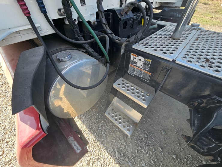 2021-kenworth-t680-image-92