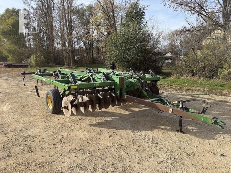 john-deere-714-image-1