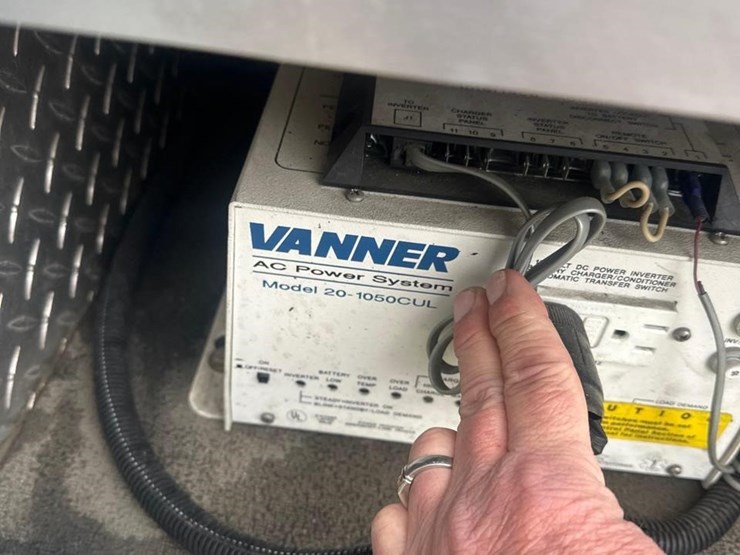 2006-gmc-sierra-3500-image-26