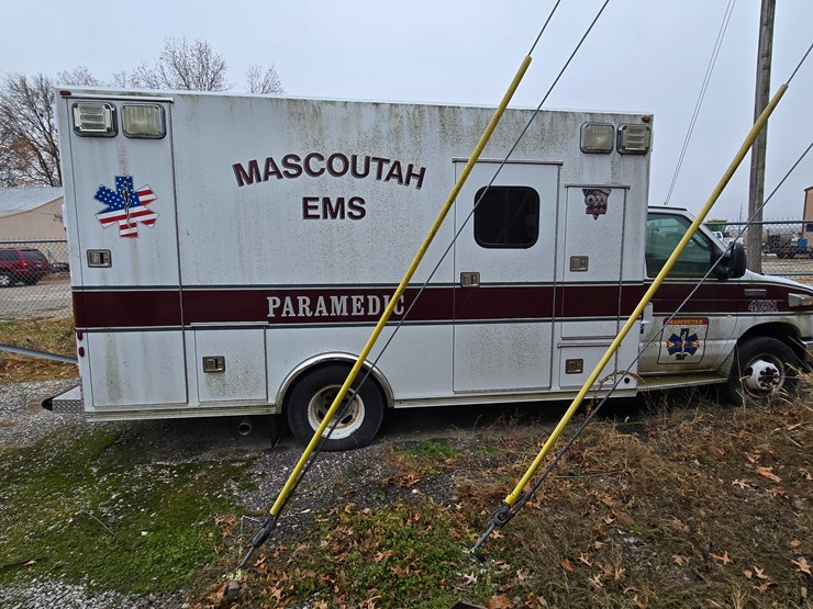 2010-ford-e450-image-16