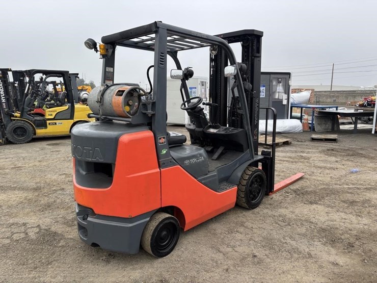 2011-toyota-8fgcu30-image-3