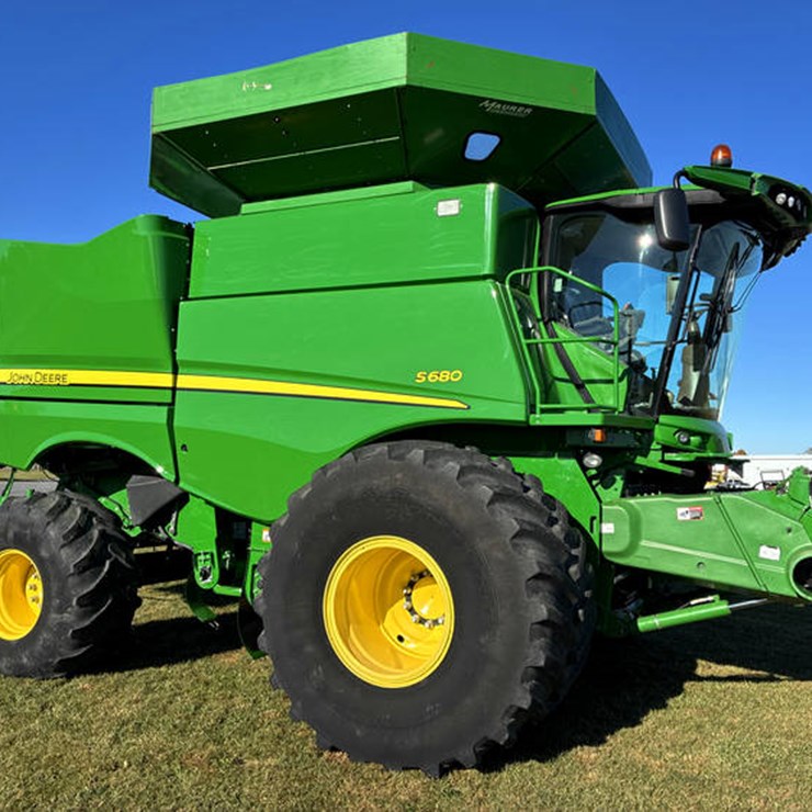 JOHN DEERE S680