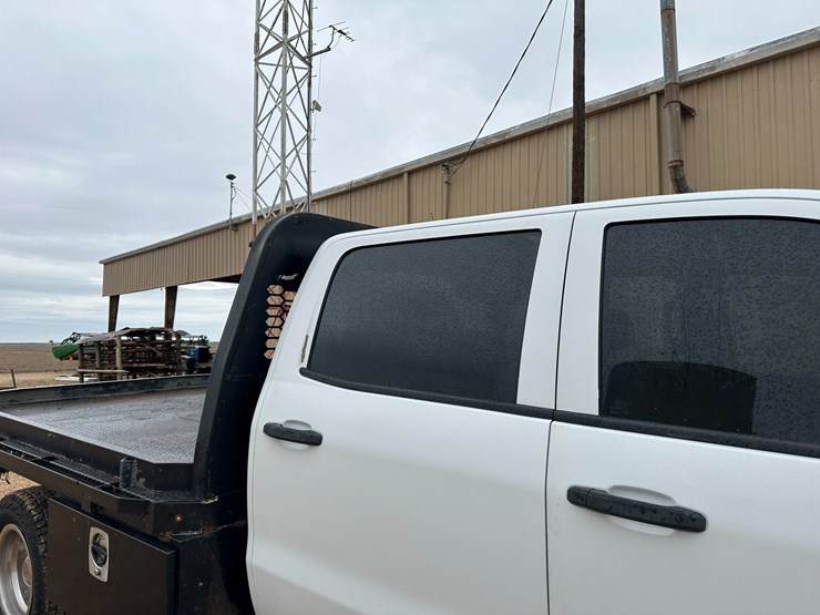 2017-chevrolet-3500hd-image-13