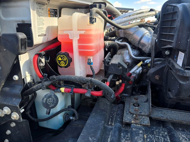 chevrolet-silverado-5500hd-image-58