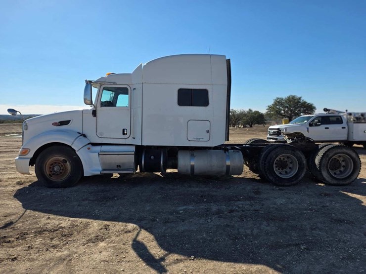 2013-peterbilt-386-image-6