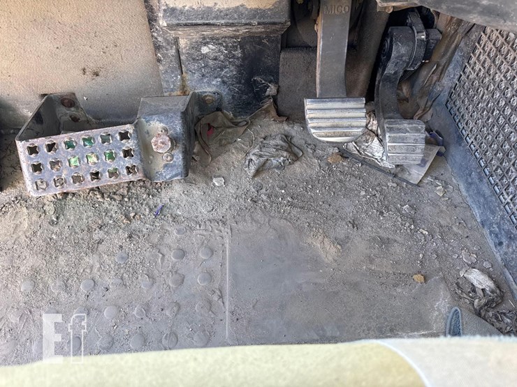 2007-caterpillar-725-image-24