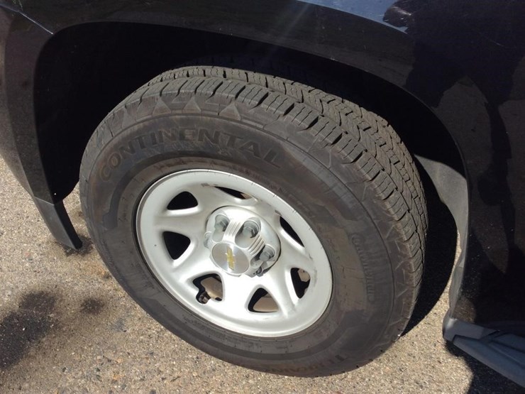 2016-chevrolet-tahoe-image-14