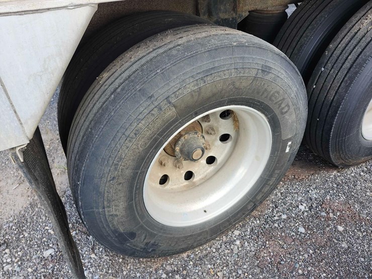 2010-wilson-hopper-bottom-image-13