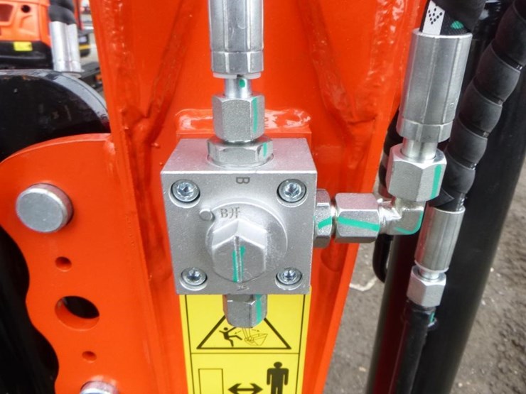 2025-tpm-18bs-hydraulic-excavator-image-13