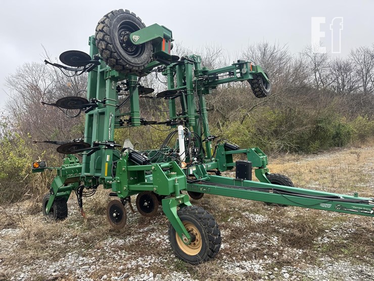 2015-great-plains-np40-image-29