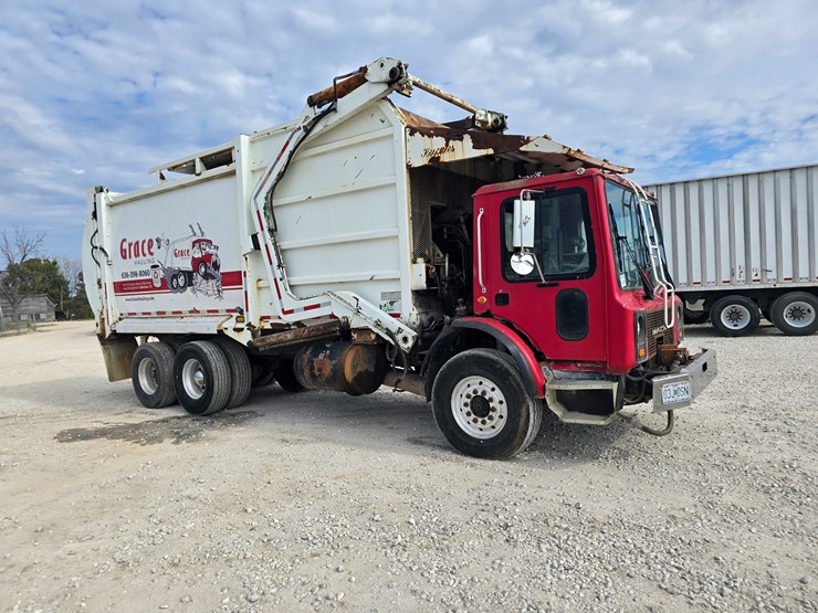 1996-mack-mr688s-image-38