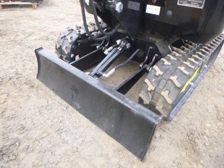 2025-vicsec-vc15p-hydraulic-excavator-image-15