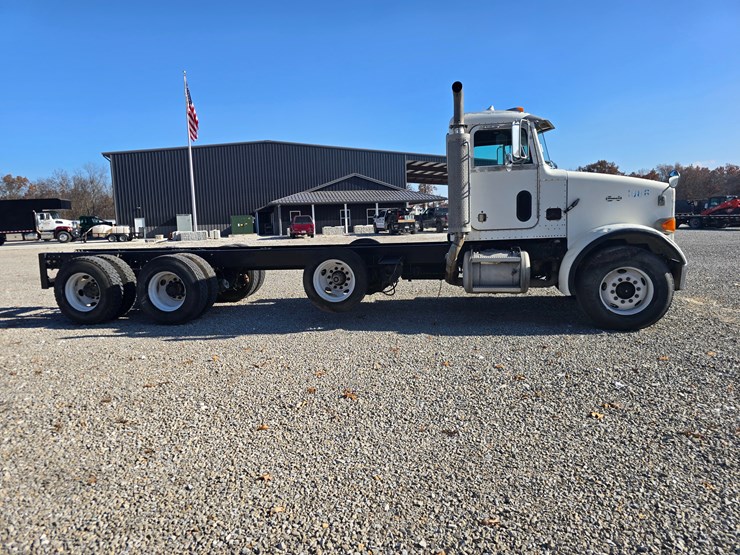 peterbilt-357-image-41