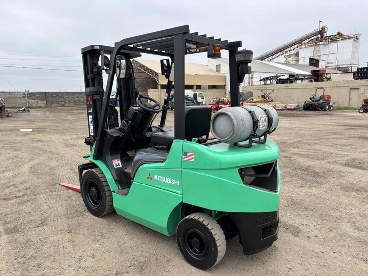 2020-mitsubishi-fg25n-image-4