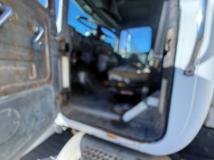 mack-r686st-image-99