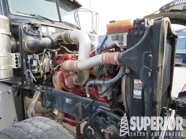 2016-peterbilt-389-image-7