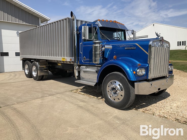 kenworth-w900-image-3