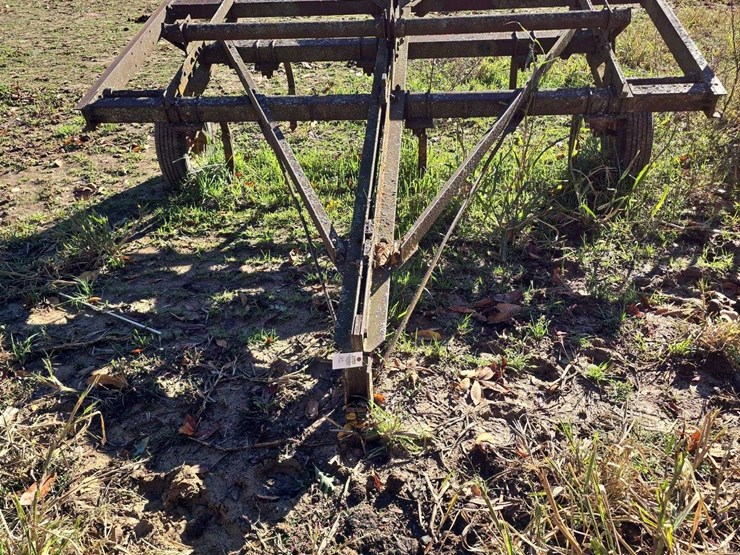 pull-type-6-shank-chisel-plow-image-2