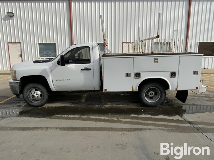 2012-chevrolet-silverado-3500-image-8
