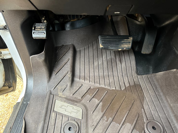 2017-chevrolet-3500hd-image-20