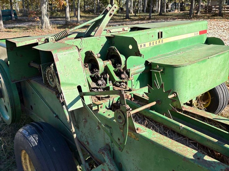john-deere-336-image-9