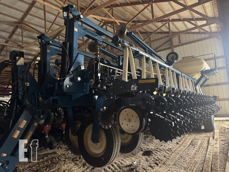 2009-kinze-3700sds-image-26