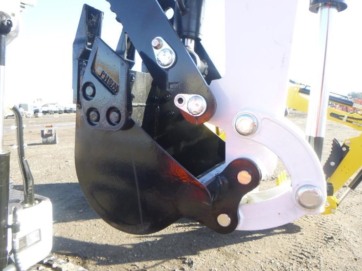 blt-319-hydraulic-excavator-image-8