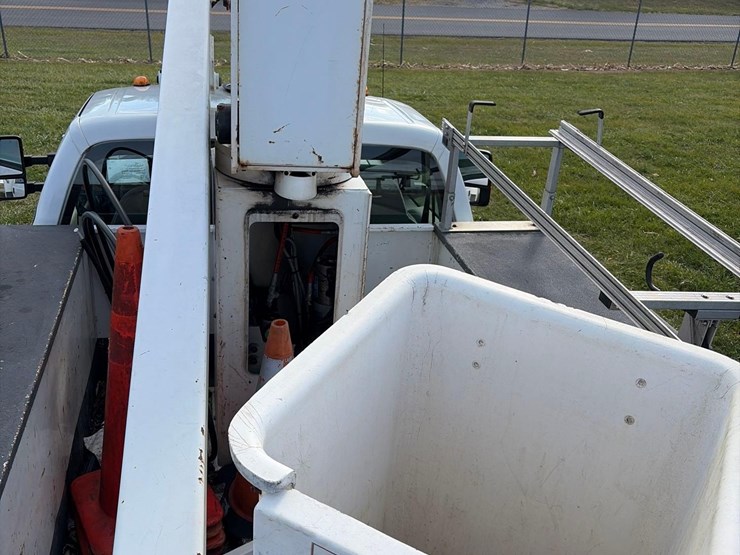 ford-f450-xl-image-13