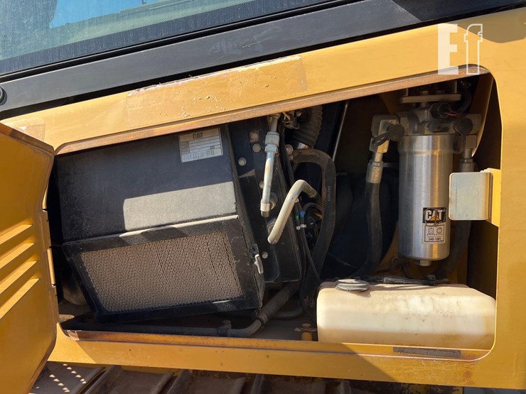 2013-caterpillar-d5k2-lgp-image-32