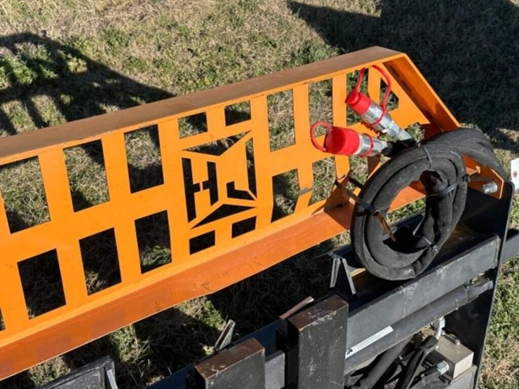 2025-wolverine-skid-steer-hydraulic-pallet-forks-image-8