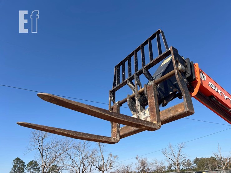 2019-jlg-6042-image-26