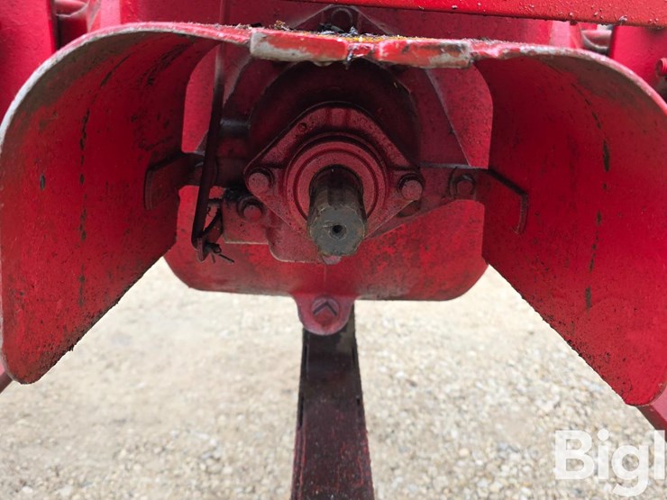 1951-farmall-m-2wd-tractor-image-11