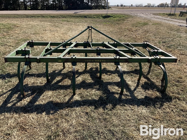 john-deere-3-pt.-chisel-image-6