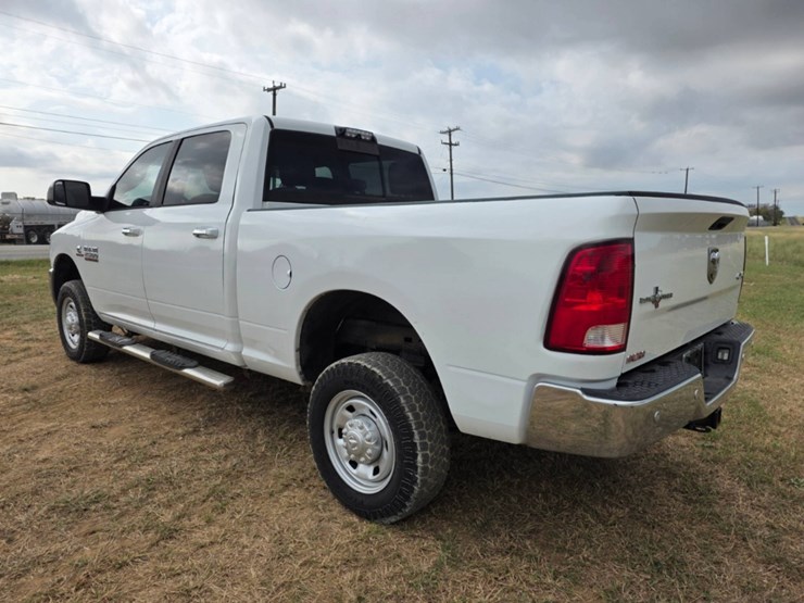 2017-dodge-2500-image-7