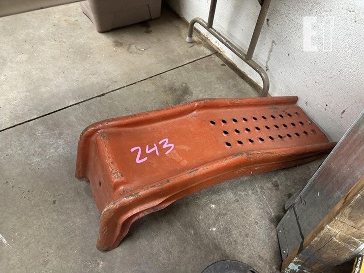 car-ramps-&-saw-horses-image-2