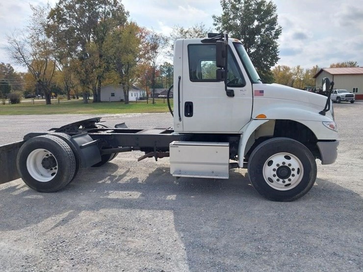 2017-international-4000-image-3